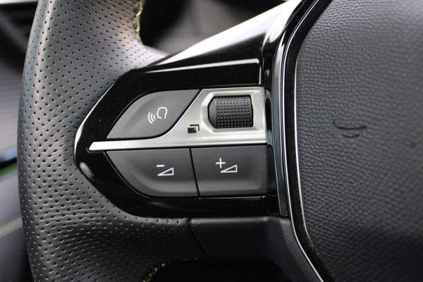Peugeot e-208 EV GT Pack 50 kWh | Panoramadak | Navigatie | Stoelverwarming Actieweken 1 t/m 15 november!