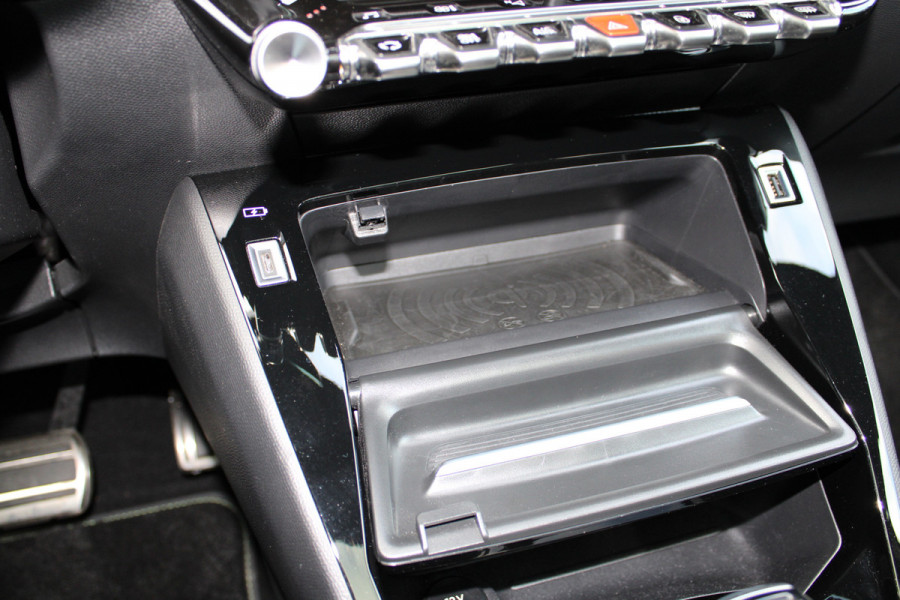 Peugeot e-208 EV GT Pack 50 kWh | Panoramadak | Navigatie | Stoelverwarming Actieweken 1 t/m 15 november!