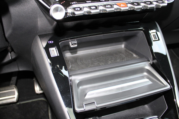 Peugeot e-208 EV GT Pack 50 kWh | Panoramadak | Navigatie | Stoelverwarming Actieweken 1 t/m 15 november!