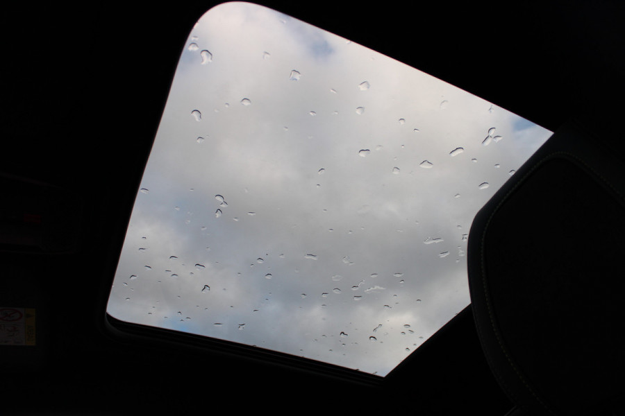 Peugeot e-208 EV GT Pack 50 kWh | Panoramadak | Navigatie | Stoelverwarming Actieweken 1 t/m 15 november!