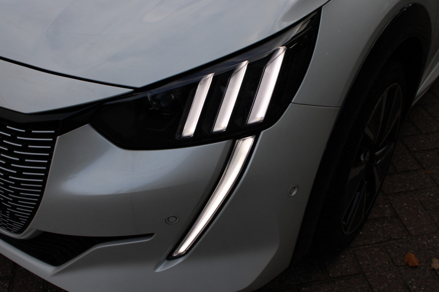 Peugeot e-208 EV GT Pack 50 kWh | Panoramadak | Navigatie | Stoelverwarming Actieweken 1 t/m 15 november!