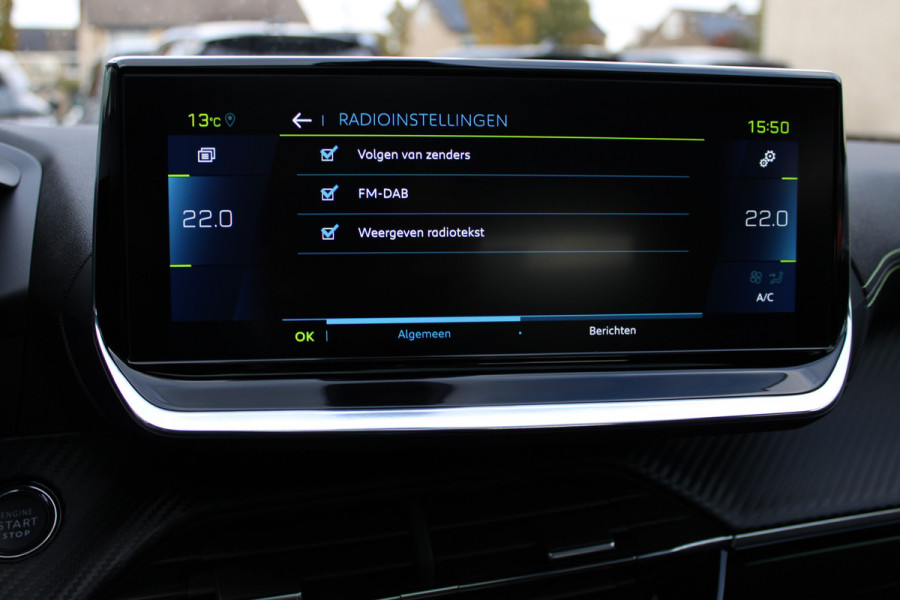 Peugeot e-208 EV GT Pack 50 kWh | Panoramadak | Navigatie | Stoelverwarming Actieweken 1 t/m 15 november!