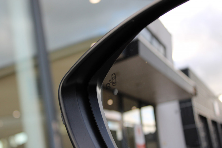 Peugeot e-208 EV GT Pack 50 kWh | Panoramadak | Navigatie | Stoelverwarming Actieweken 1 t/m 15 november!