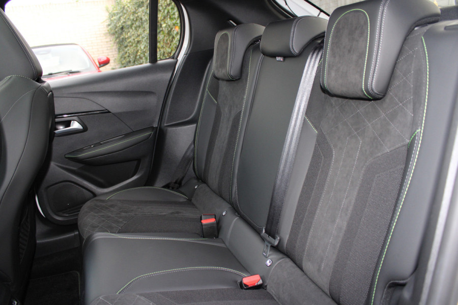 Peugeot e-208 EV GT Pack 50 kWh | Panoramadak | Navigatie | Stoelverwarming Actieweken 1 t/m 15 november!