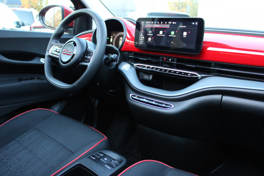 Fiat 500 RED 42 kWh | Navigatie | Winterpack | Red edition Actieweken 1 t/m 15 november!