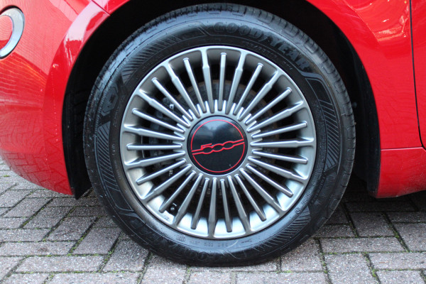Fiat 500 RED 42 kWh | Navigatie | Winterpack | Red edition Actieweken 1 t/m 15 november!