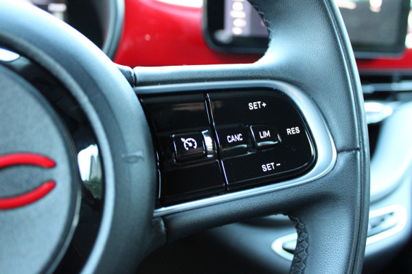 Fiat 500 RED 42 kWh | Navigatie | Winterpack | Red edition Actieweken 1 t/m 15 november!