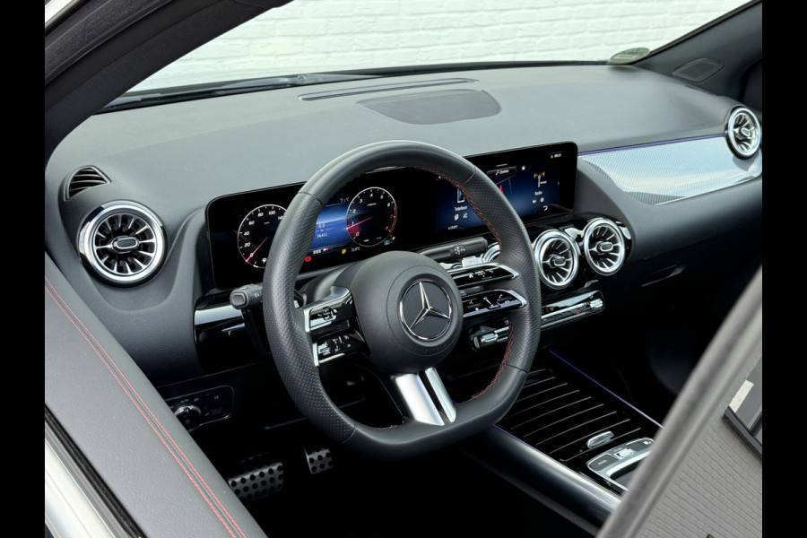 Mercedes-Benz B-Klasse 200 AMG Line | Pano | Trekhaak | Memory | Camera | LED | DAB+
