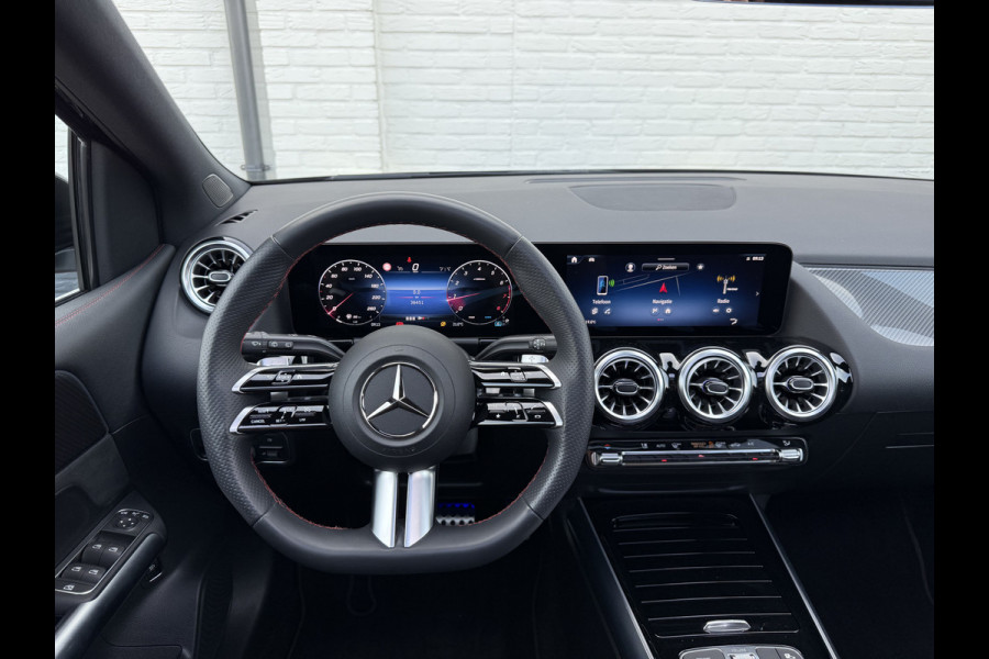 Mercedes-Benz B-Klasse 200 AMG Line | Pano | Trekhaak | Memory | Camera | LED | DAB+