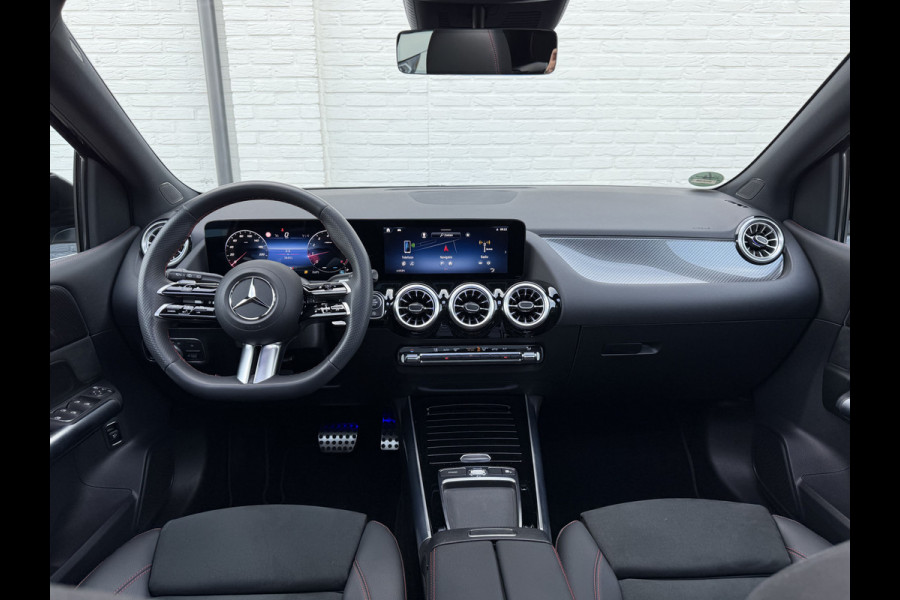 Mercedes-Benz B-Klasse 200 AMG Line | Pano | Trekhaak | Memory | Camera | LED | DAB+