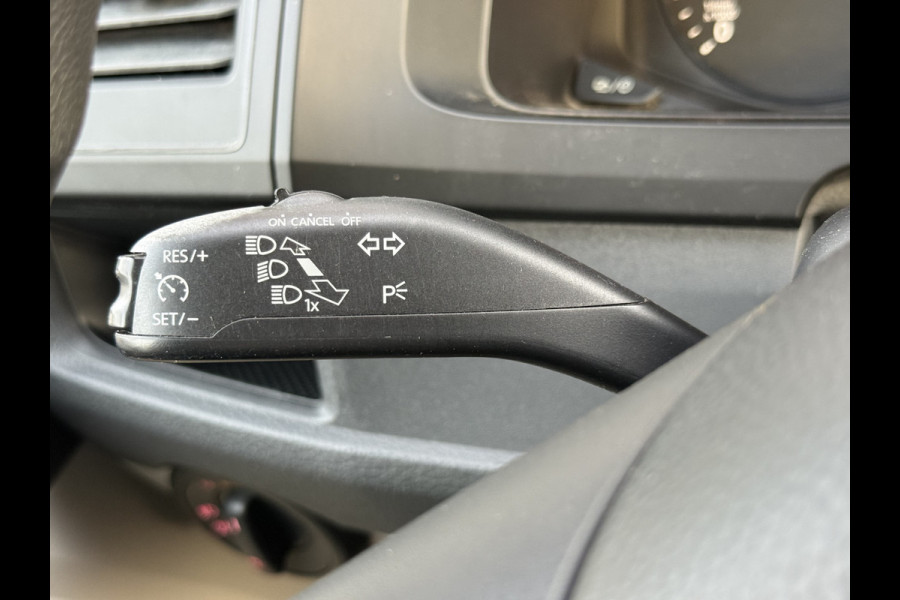 Volkswagen Transporter 2.0 TDI 150pk L2H1 Comfortline | NL-auto | 1e Eig | Trekhaak | Airco | Cruisec.