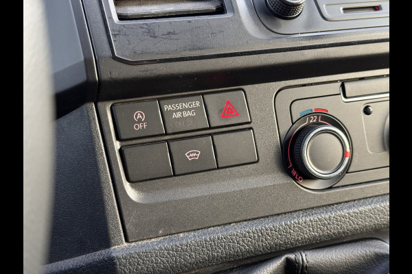 Volkswagen Transporter 2.0 TDI 150pk L2H1 Comfortline | NL-auto | 1e Eig | Trekhaak | Airco | Cruisec.