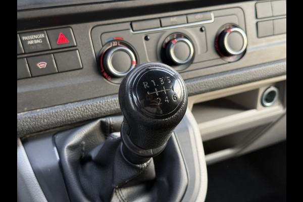 Volkswagen Transporter 2.0 TDI 150pk L2H1 Comfortline | NL-auto | 1e Eig | Trekhaak | Airco | Cruisec.