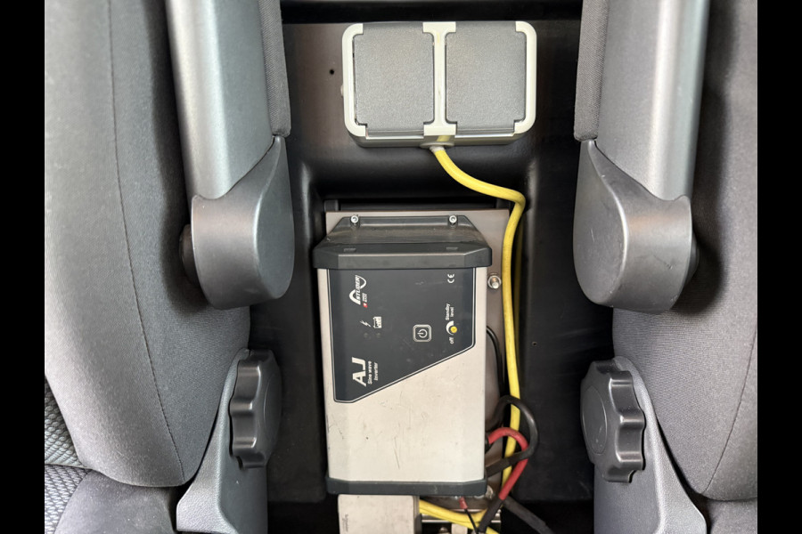 Volkswagen Transporter 2.0 TDI 150pk L2H1 Comfortline | NL-auto | 1e Eig | Trekhaak | Airco | Cruisec.