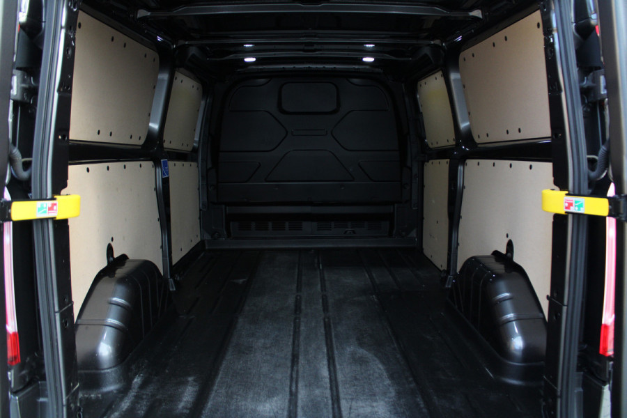Ford Transit Custom 320 2.0 TDCI L2H1 Sport 185pk - ACC - Trekhaak - Navi - Camera - Stoelverwarming - Blind spot - Xenon - Rijklaar