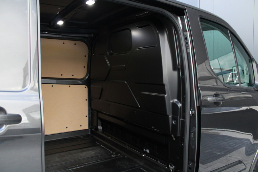Ford Transit Custom 320 2.0 TDCI L2H1 Sport 185pk - ACC - Trekhaak - Navi - Camera - Stoelverwarming - Blind spot - Xenon - Rijklaar