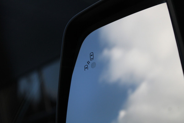 Ford Transit Custom 320 2.0 TDCI L2H1 Sport 185pk - ACC - Trekhaak - Navi - Camera - Stoelverwarming - Blind spot - Xenon - Rijklaar