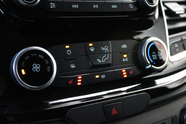 Ford Transit Custom 320 2.0 TDCI L2H1 Sport 185pk - ACC - Trekhaak - Navi - Camera - Stoelverwarming - Blind spot - Xenon - Rijklaar