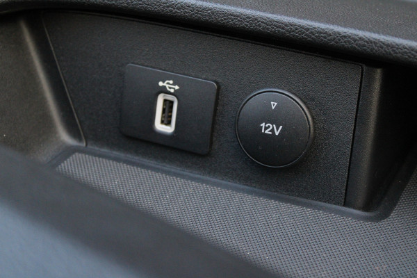 Ford Transit Custom 320 2.0 TDCI L2H1 Sport 185pk - ACC - Trekhaak - Navi - Camera - Stoelverwarming - Blind spot - Xenon - Rijklaar