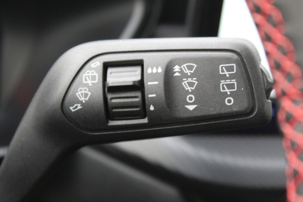 Ford Kuga 2.5-243pk PHEV ST-Line X. 2100kg trekgewicht ! Nieuw Model ! Van €. 54.937,- voor €. 43.735,- ! Trekgewicht van 2.100kg ! Elektr. verstelb. AGR stoelen voor, Stoel-, stuur-, voorraam- en achterbank verwarming, Elektr. panorama/schuif-kanteldak , Trekhaak wegklapbaar,