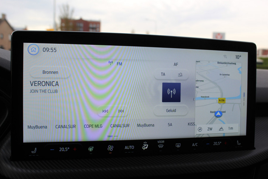 Ford Kuga 2.5-243pk PHEV ST-Line X. 2100kg trekgewicht ! Nieuw Model ! Van €. 54.937,- voor €. 43.735,- ! Trekgewicht van 2.100kg ! Elektr. verstelb. AGR stoelen voor, Stoel-, stuur-, voorraam- en achterbank verwarming, Elektr. panorama/schuif-kanteldak , Trekhaak wegklapbaar,