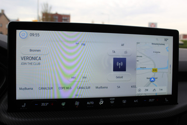 Ford Kuga 2.5-243pk PHEV ST-Line X. 2100kg trekgewicht ! Nieuw Model ! Van €. 54.937,- voor €. 43.735,- ! Trekgewicht van 2.100kg ! Elektr. verstelb. AGR stoelen voor, Stoel-, stuur-, voorraam- en achterbank verwarming, Elektr. panorama/schuif-kanteldak , Trekhaak wegklapbaar,