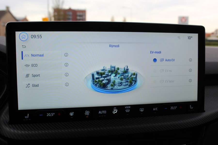 Ford Kuga 2.5-243pk PHEV ST-Line X. 2100kg trekgewicht ! Nieuw Model ! Van €. 54.937,- voor €. 43.735,- ! Trekgewicht van 2.100kg ! Elektr. verstelb. AGR stoelen voor, Stoel-, stuur-, voorraam- en achterbank verwarming, Elektr. panorama/schuif-kanteldak , Trekhaak wegklapbaar,