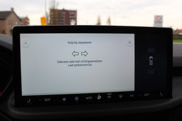 Ford Kuga 2.5-243pk PHEV ST-Line X. 2100kg trekgewicht ! Nieuw Model ! Van €. 54.937,- voor €. 43.735,- ! Trekgewicht van 2.100kg ! Elektr. verstelb. AGR stoelen voor, Stoel-, stuur-, voorraam- en achterbank verwarming, Elektr. panorama/schuif-kanteldak , Trekhaak wegklapbaar,