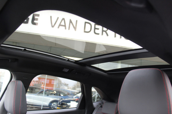 Ford Kuga 2.5-243pk PHEV ST-Line X. 2100kg trekgewicht ! Nieuw Model ! Van €. 54.937,- voor €. 43.735,- ! Trekgewicht van 2.100kg ! Elektr. verstelb. AGR stoelen voor, Stoel-, stuur-, voorraam- en achterbank verwarming, Elektr. panorama/schuif-kanteldak , Trekhaak wegklapbaar,