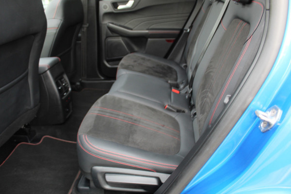 Ford Kuga 2.5-243pk PHEV ST-Line X. 2100kg trekgewicht ! Nieuw Model ! Van €. 54.937,- voor €. 43.735,- ! Trekgewicht van 2.100kg ! Elektr. verstelb. AGR stoelen voor, Stoel-, stuur-, voorraam- en achterbank verwarming, Elektr. panorama/schuif-kanteldak , Trekhaak wegklapbaar,