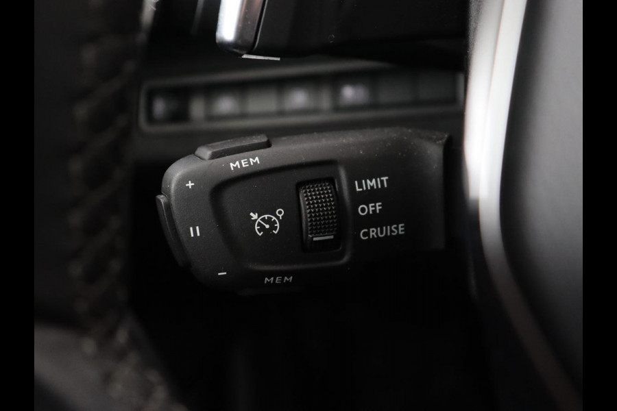 Peugeot 3008 1.6 HYbrid 225 Allure | Stoelverwarming | Camera | Half leder | Carplay | Navigatie | Full LED | Parkeerhulp | Digital Cockpit | Cruise control | PHEV