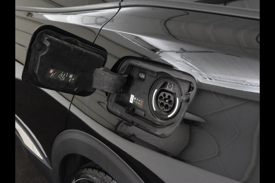 Peugeot 3008 1.6 HYbrid 225 Allure | Stoelverwarming | Camera | Half leder | Carplay | Navigatie | Full LED | Parkeerhulp | Digital Cockpit | Cruise control | PHEV
