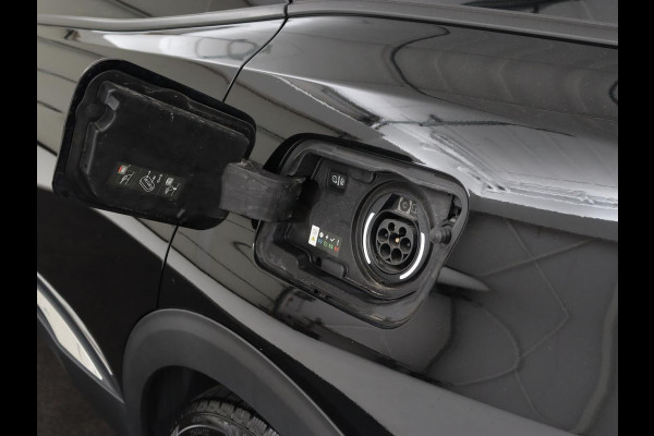 Peugeot 3008 1.6 HYbrid 225 Allure | Stoelverwarming | Camera | Half leder | Carplay | Navigatie | Full LED | Parkeerhulp | Digital Cockpit | Cruise control | PHEV