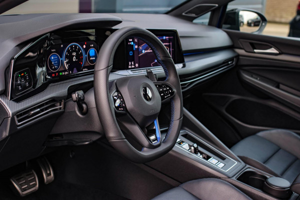 Volkswagen Golf 2.0 TSI R 4Motion *Akra*Pano*Leder*H&K*Performance*