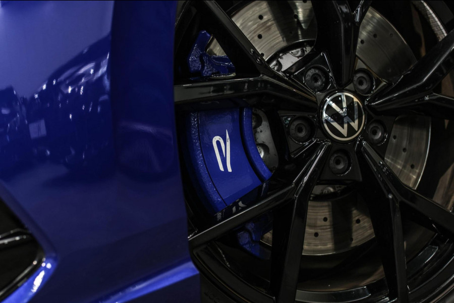 Volkswagen Golf 2.0 TSI R 4Motion *Akra*Pano*Leder*H&K*Performance*