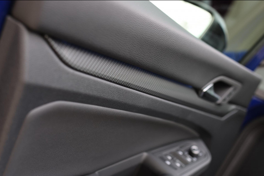 Volkswagen Golf 2.0 TSI R 4Motion *Akra*Pano*Leder*H&K*Performance*