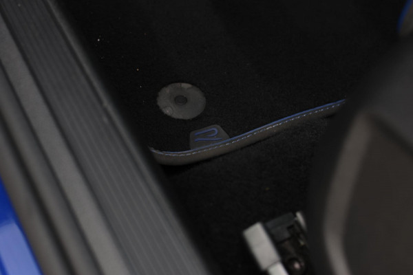 Volkswagen Golf 2.0 TSI R 4Motion *Akra*Pano*Leder*H&K*Performance*