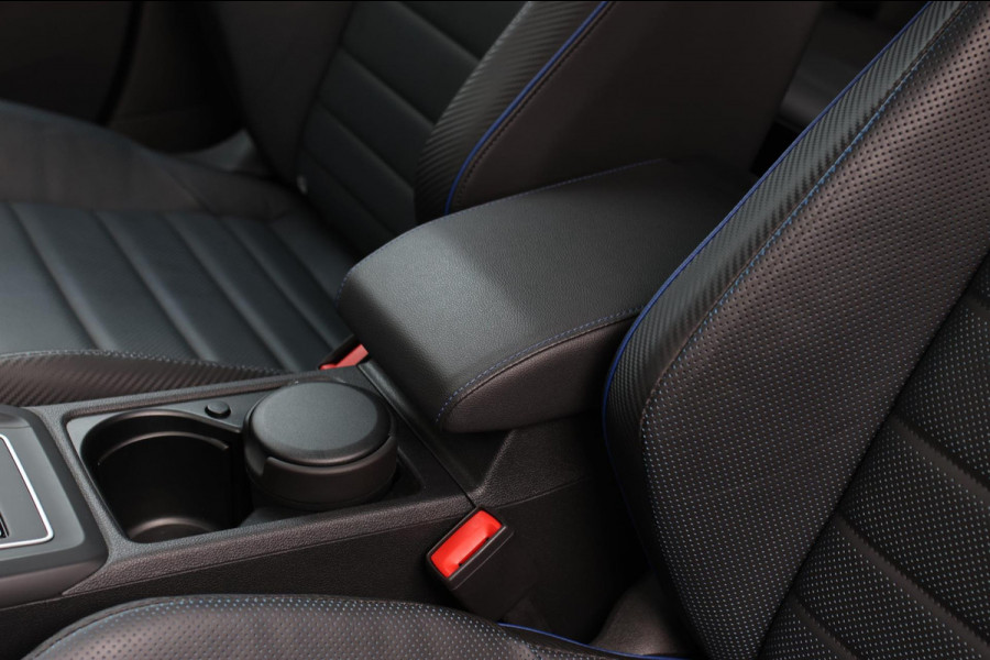 Volkswagen Golf 2.0 TSI R 4Motion *Akra*Pano*Leder*H&K*Performance*