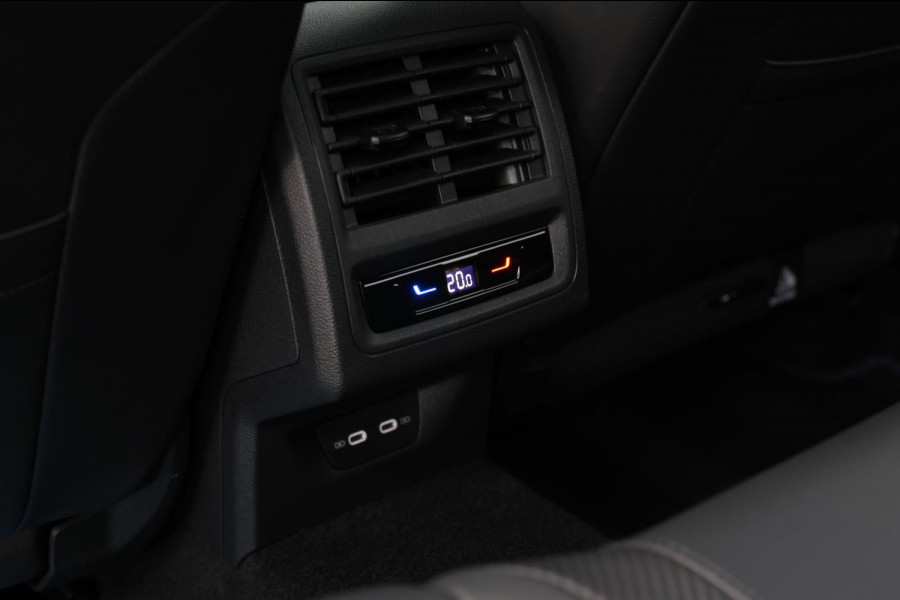 Volkswagen Golf 2.0 TSI R 4Motion *Akra*Pano*Leder*H&K*Performance*