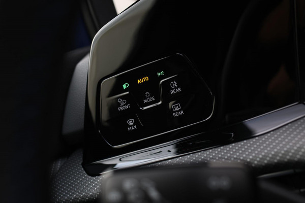 Volkswagen Golf 2.0 TSI R 4Motion *Akra*Pano*Leder*H&K*Performance*