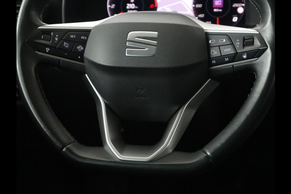 Seat Leon 1.0 TSI Style Business Intense | Trekhaak | Stoelverwarming | Carplay | Adaptive cruise | Stuurverwarming | Keyless | Camera | Navigatie | Full LED | Park Assist | Digital Cockpit