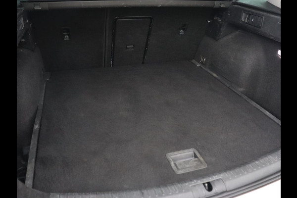 Seat Leon 1.0 TSI Style Business Intense | Trekhaak | Stoelverwarming | Carplay | Adaptive cruise | Stuurverwarming | Keyless | Camera | Navigatie | Full LED | Park Assist | Digital Cockpit