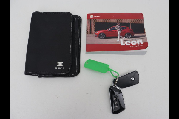 Seat Leon 1.0 TSI Style Business Intense | Trekhaak | Stoelverwarming | Carplay | Adaptive cruise | Stuurverwarming | Keyless | Camera | Navigatie | Full LED | Park Assist | Digital Cockpit