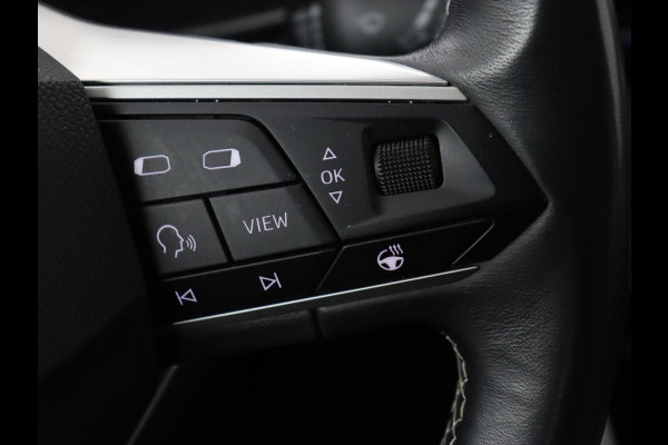 Seat Leon 1.0 TSI Style Business Intense | Trekhaak | Stoelverwarming | Carplay | Adaptive cruise | Stuurverwarming | Keyless | Camera | Navigatie | Full LED | Park Assist | Digital Cockpit