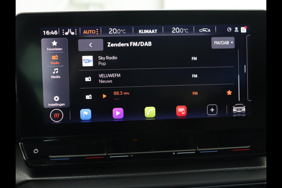 Seat Leon 1.0 TSI Style Business Intense | Trekhaak | Stoelverwarming | Carplay | Adaptive cruise | Stuurverwarming | Keyless | Camera | Navigatie | Full LED | Park Assist | Digital Cockpit