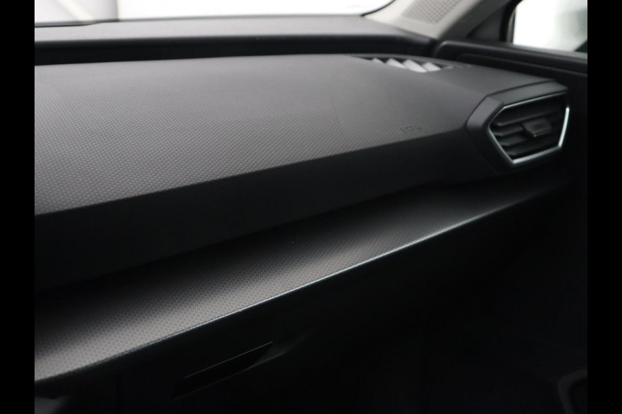 Seat Leon 1.0 TSI Style Business Intense | Trekhaak | Stoelverwarming | Carplay | Adaptive cruise | Stuurverwarming | Keyless | Camera | Navigatie | Full LED | Park Assist | Digital Cockpit