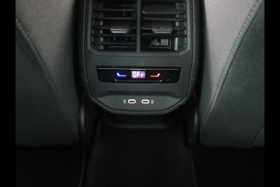 Seat Leon 1.0 TSI Style Business Intense | Trekhaak | Stoelverwarming | Carplay | Adaptive cruise | Stuurverwarming | Keyless | Camera | Navigatie | Full LED | Park Assist | Digital Cockpit