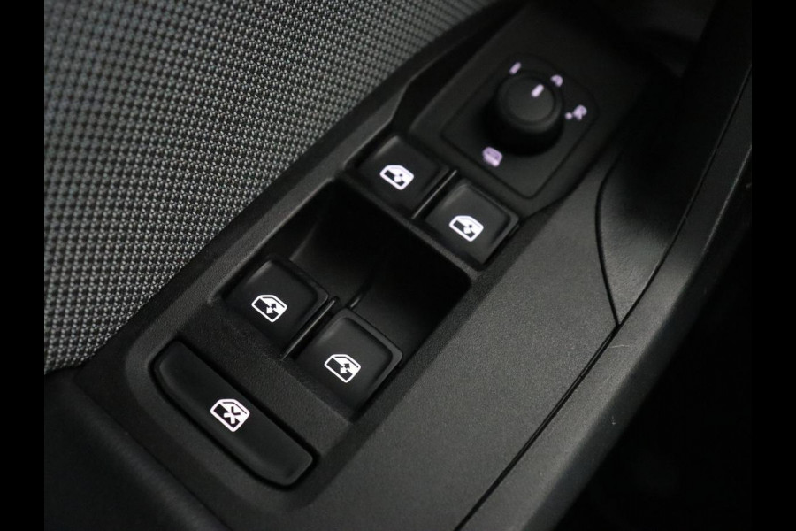 Seat Leon 1.0 TSI Style Business Intense | Trekhaak | Stoelverwarming | Carplay | Adaptive cruise | Stuurverwarming | Keyless | Camera | Navigatie | Full LED | Park Assist | Digital Cockpit