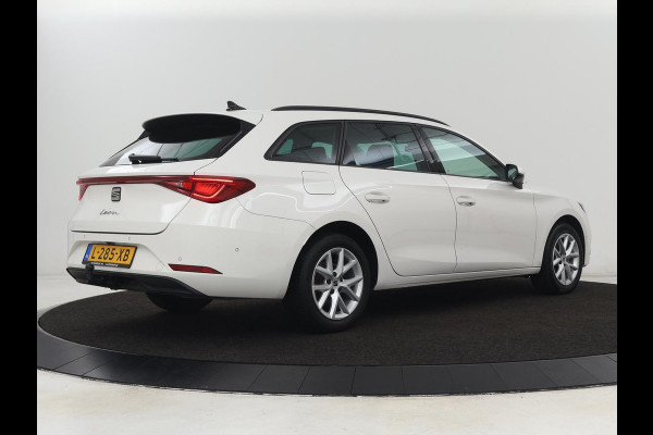 Seat Leon 1.0 TSI Style Business Intense | Trekhaak | Stoelverwarming | Carplay | Adaptive cruise | Stuurverwarming | Keyless | Camera | Navigatie | Full LED | Park Assist | Digital Cockpit