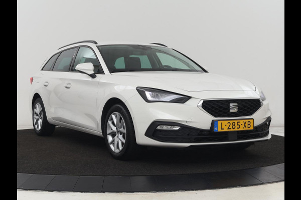 Seat Leon 1.0 TSI Style Business Intense | Trekhaak | Stoelverwarming | Carplay | Adaptive cruise | Stuurverwarming | Keyless | Camera | Navigatie | Full LED | Park Assist | Digital Cockpit